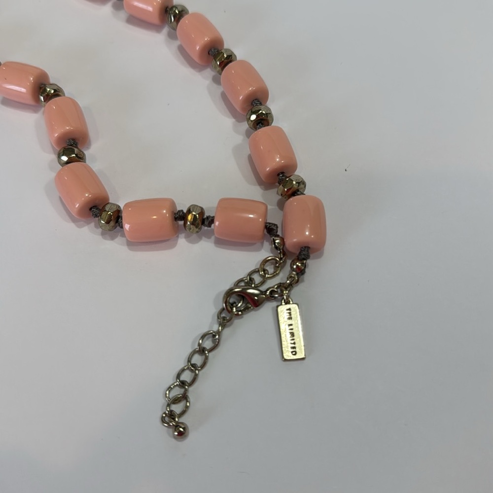 THE LIMITED VINTAGE BALLET PINK CHUNKY BEAD NECKLACE - Picture 4 of 6
